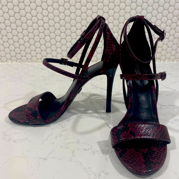 Michael Kors size 7 open toe heels. Never been worn. True to size - Picture 1 of 8